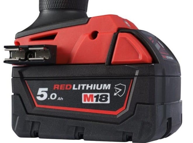 akumulator-bateria-m18-b5-cr-odporna-na-rozpuszczalniki-4932479265-Milwaukee.jpg