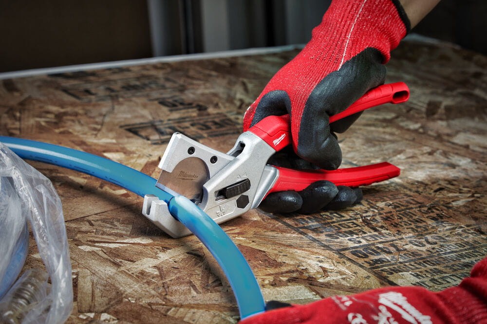 Obcinak-do-rur-z-tworzyw-sztucznych-do-25mm-4932479407-Milwaukee5.jpg