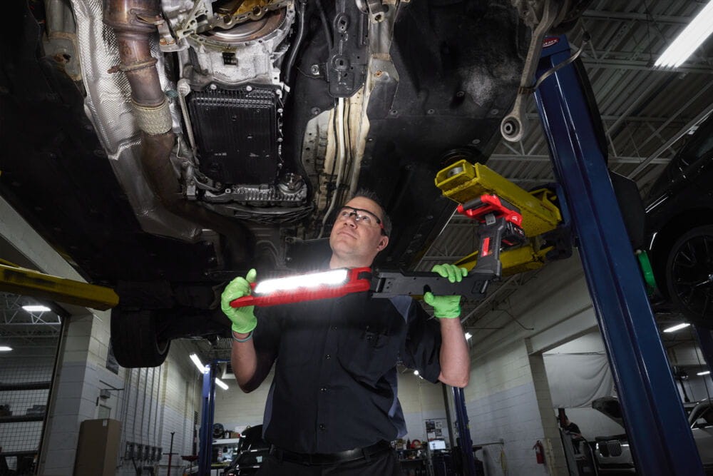 Lampa-obszarowa-na-ramieniu-przegubowym-2500lm-M18 ABL-0 -4933498147-Milwaukee2.jpg