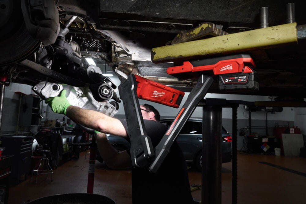 Lampa-obszarowa-na-ramieniu-przegubowym-2500lm-M18 ABL-0 -4933498147-Milwaukee1.jpg