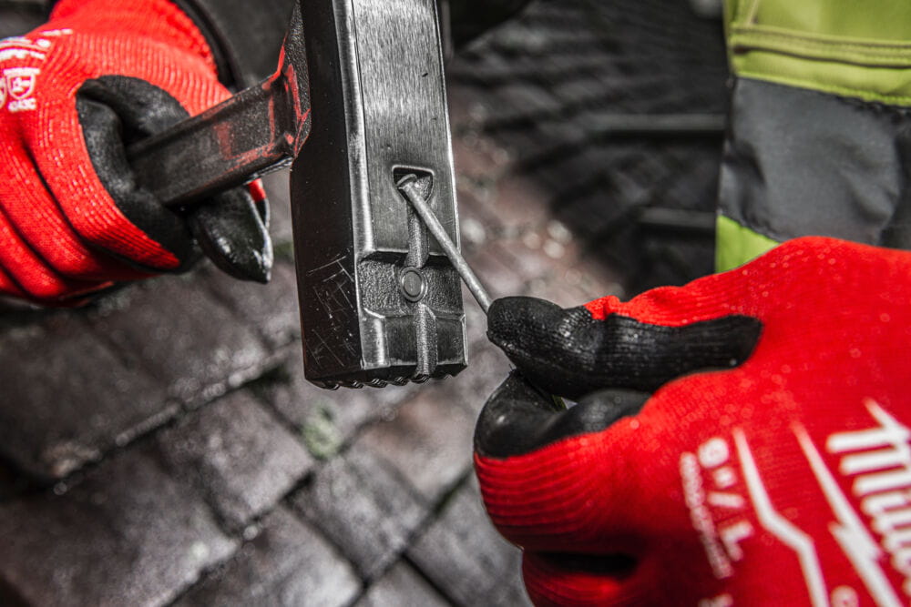 Młotek dekarski 600g Milwaukee 4932493654.jpg