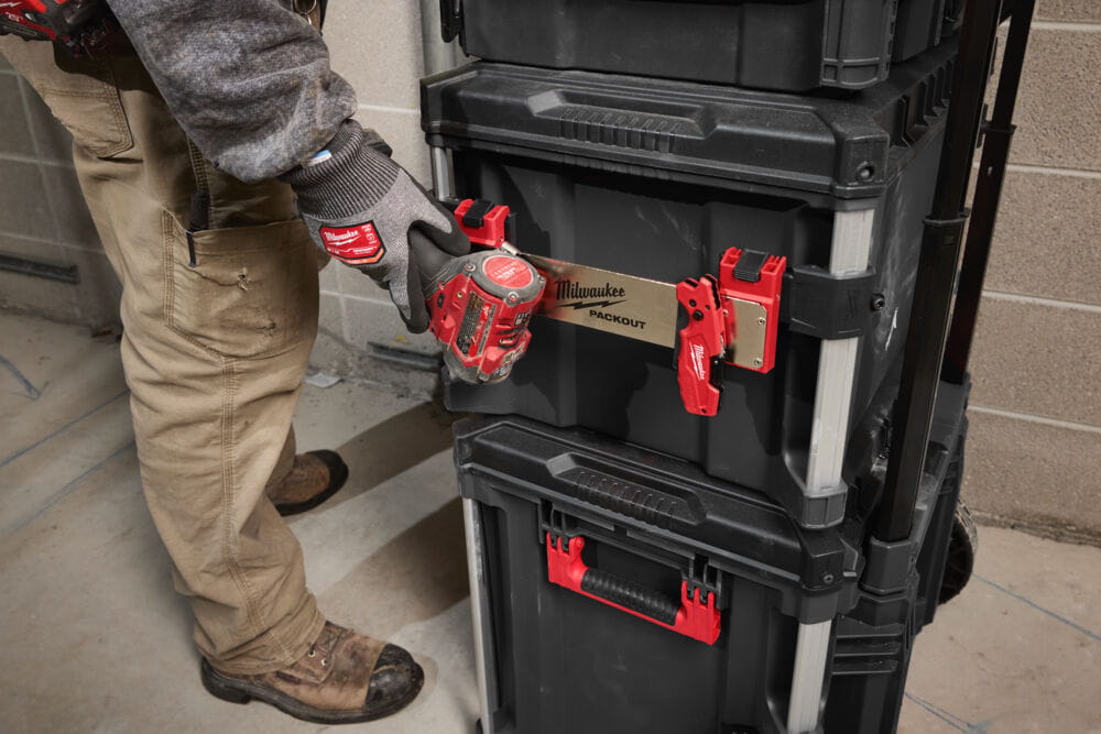 Boczny uchwyt listwowy Packout Milwaukee 4932500147.jpg