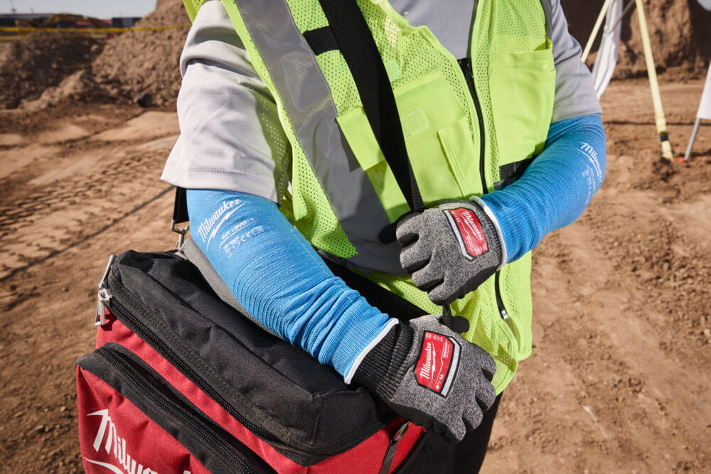 Rękaw chłodzący odporny na przecięcia Milwaukee 4932500789.jpg