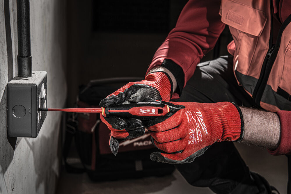 Wkrętak izolowany dla elektryków Tri-Lobe VDE SL 0.4X2.5X75 Milwaukee 4932478712.jpg
